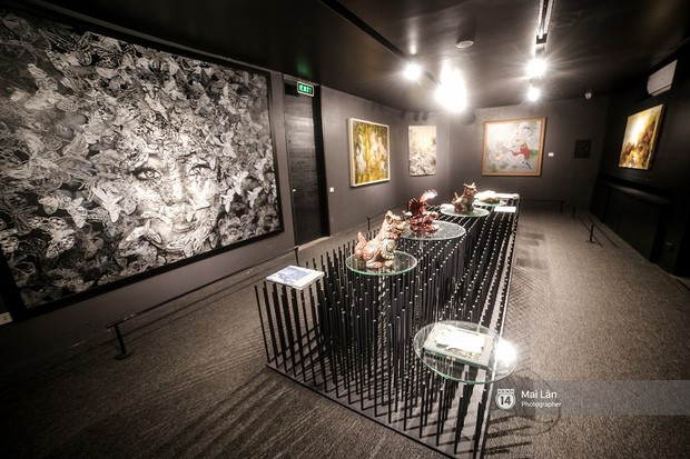 Nhà sách 4 tầng vừa có triển lãm, vừa có cà phê, lại đầy góc chụp ảnh sống ảo đang làm giới trẻ Hà Nội mê mệt ảnh 3