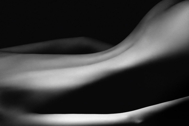 Triển lãm ảnh khỏa thân đầu tiên tại Việt Nam ảnh 5