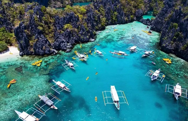 Hòn đảo đẹp "lịm tim" ngay gần Việt Nam ảnh 4