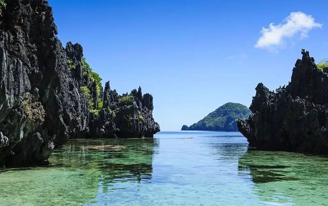 Hòn đảo đẹp "lịm tim" ngay gần Việt Nam ảnh 5