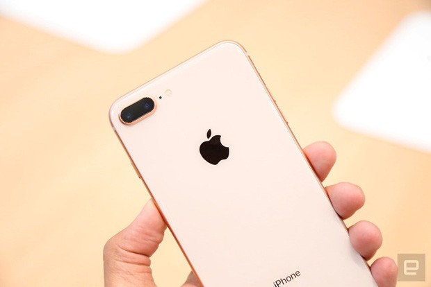 So găng iPhone 8 Plus và Samsung Galaxy Note8: Cuộc chiến hấp dẫn của hai smartphone màn hình lớn đáng mua nhất hiện nay ảnh 1