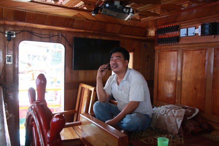 Tàu cá mất tích trong bão số 10 đã trở về an toàn ảnh 1