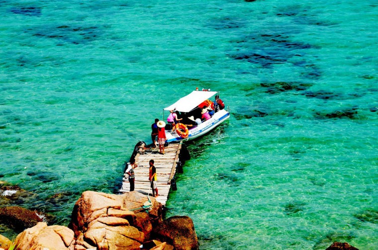 Quy Nhơn trời xanh, biển lặng, gió mơn man.. ảnh 2