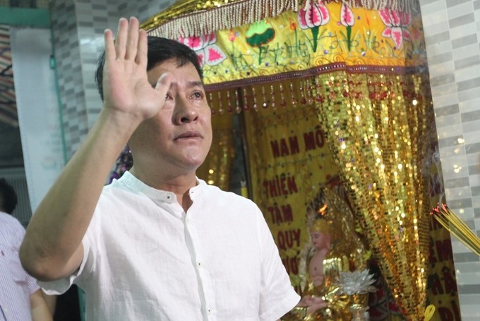 Các nghệ sĩ Việt đau buồn đến viếng nghệ sĩ Khánh Nam ảnh 2