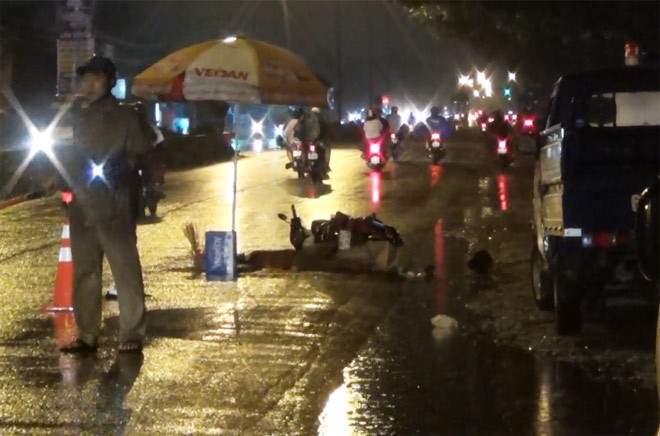 Bình Dương: Hai vụ tai nạn chết người liên tiếp xảy ra trong đêm mưa ảnh 2