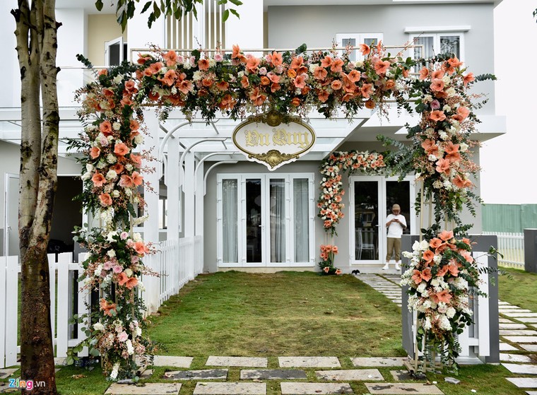 Dàn xế sang chuẩn bị cho lễ rước dâu Hoa hậu Đặng Thu Thảo ảnh 2