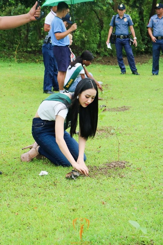 Hà Thu vươn lên dẫn đầu thành tích tại đấu trường Hoa hậu Trái đất 2017 ảnh 5