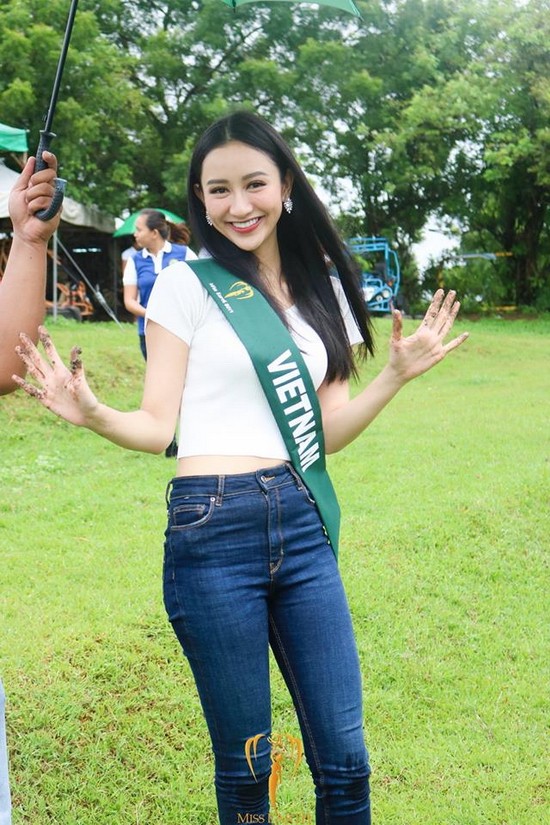 Hà Thu vươn lên dẫn đầu thành tích tại đấu trường Hoa hậu Trái đất 2017 ảnh 6
