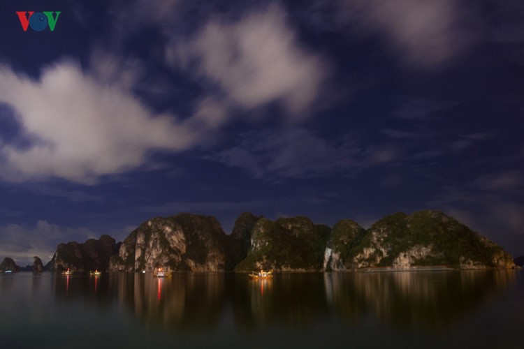 Hạ Long dịu dàng, yên bình ngày vào thu ảnh 11