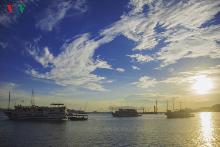 Hạ Long dịu dàng, yên bình ngày vào thu ảnh 6