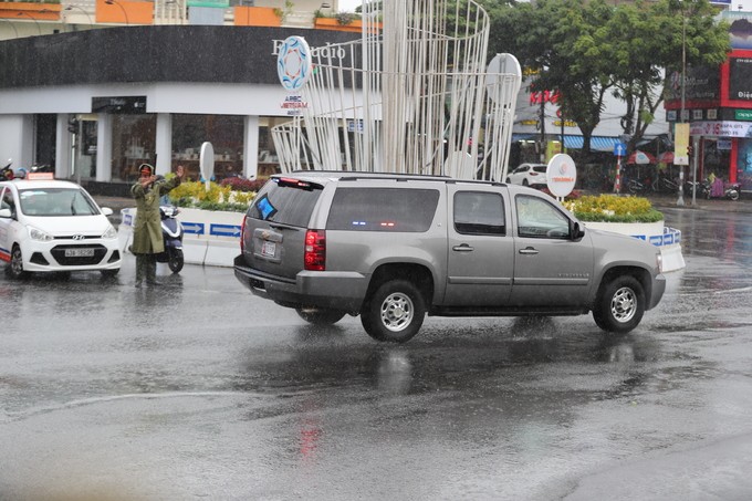 'Quái thú' của Tổng thống Mỹ trên đường phố Đà Nẵng ảnh 4
