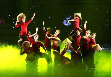 Phương Thanh: 'Lên sân khấu, nghệ sĩ không cần tôn vinh' ảnh 1