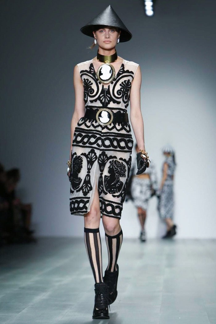 Nón lá Việt Nam 'oanh tạc' khắp các sàn diễn lớn ảnh 6