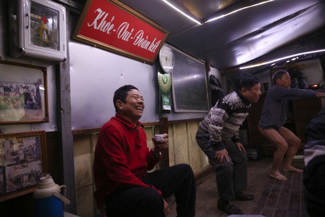 Hà Nội: Tắm sông giữa trời rét 10 độ C ảnh 7