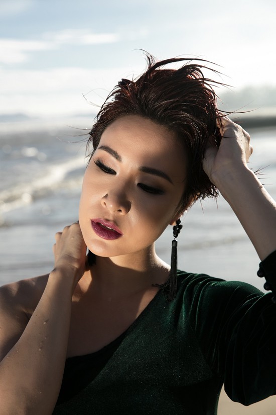 Uyên Linh: 'Đàn ông phải hơi hâm hâm thì tôi mới thích' ảnh 1