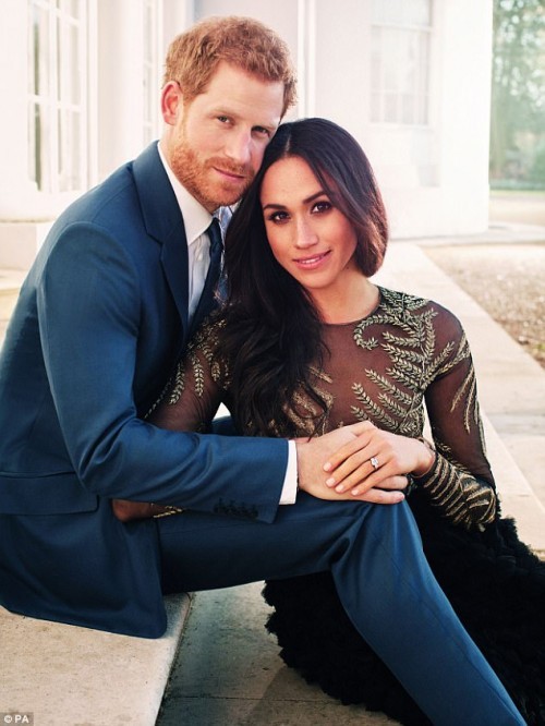 Hé lộ ảnh đính hôn của Hoàng tử Harry và Meghan Markle ảnh 2