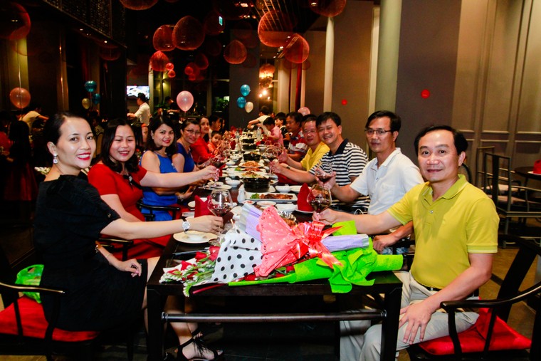 Đón Giáng sinh với Tiêu Châu Như Quỳnh tại nhà hàng Hải Cảng Đà Nẵng ảnh 9