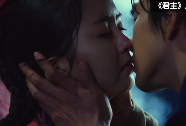 Những nụ hôn màn ảnh đẹp nhất 2017 của phim Hàn ảnh 5