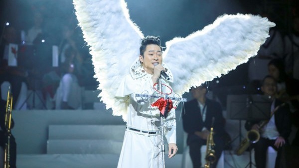 Quang Lê: ‘Ai cũng có thể hát được bolero thì Tùng Dương sao lại không?’ ảnh 1