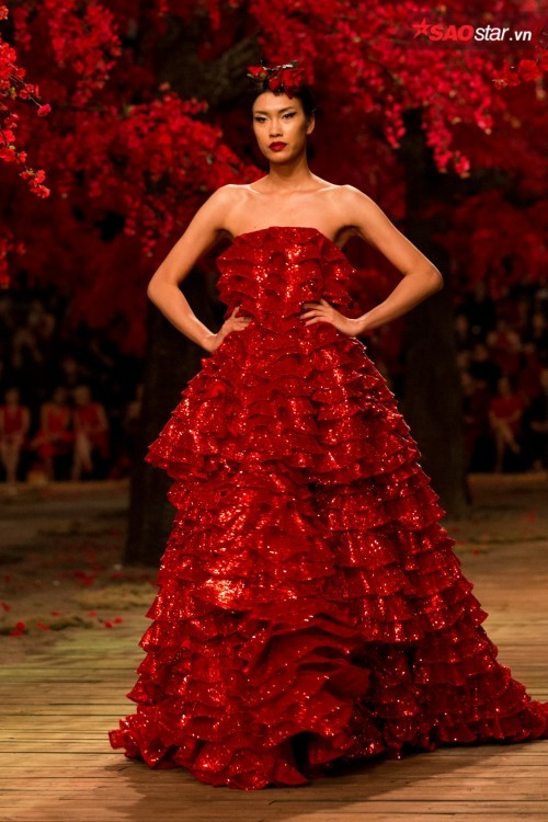 Tăng Thanh Hà tái xuất tại show thời trang của Đỗ Mạnh Cường ảnh 1