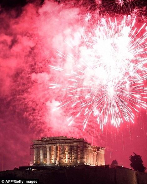 Những hình ảnh đẹp mãn nhãn chào năm 2018 trên khắp thế giới ảnh 1