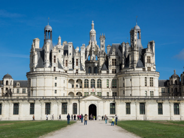 Vẻ đẹp lung linh ngoài đời thực của những tòa lâu đài Disney ảnh 3