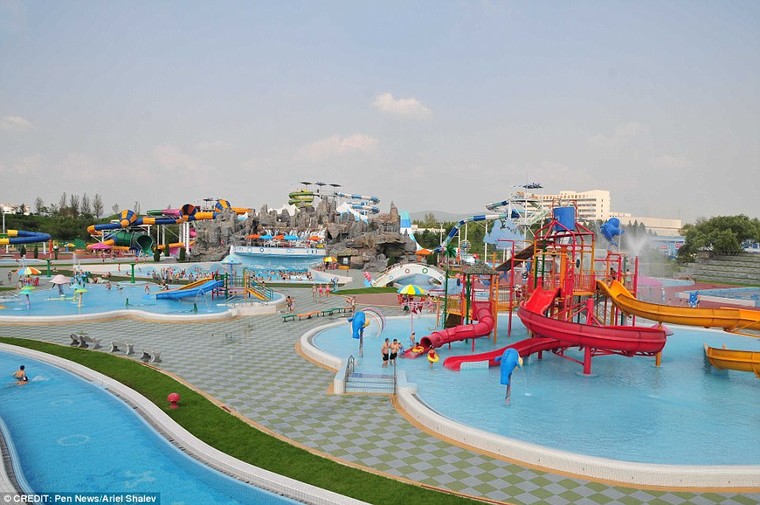 Ngỡ ngàng công viên nước hiện đại của Triều Tiên ảnh 5