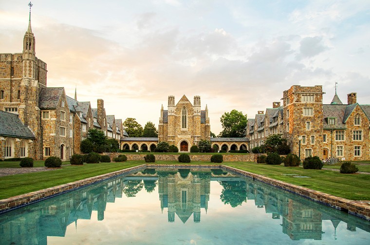 Khám phá những ngôi trường đẹp nhất ở Mỹ ảnh 1