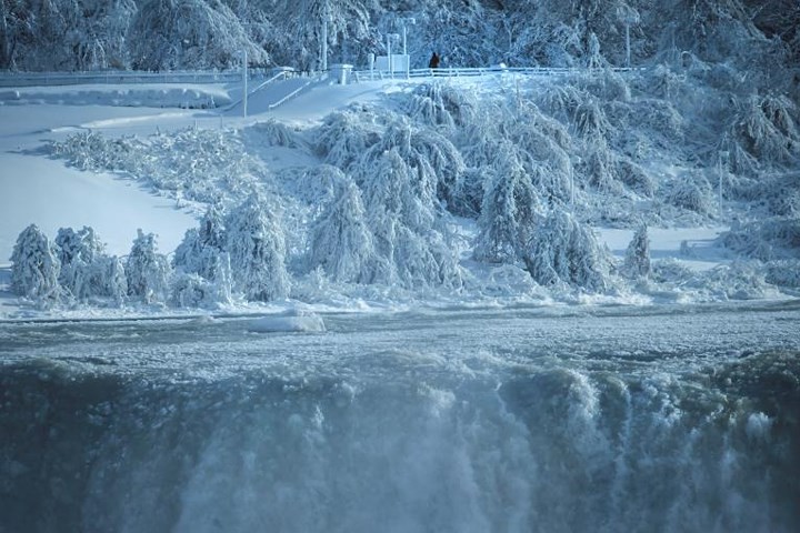 Chiêm ngưỡng hình ảnh thác Niagara kỳ vỹ trong mùa đông ảnh 9