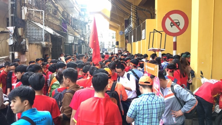 U23 Việt Nam đá bán kết châu Á: Rộn ràng sắc đỏ trước giờ G ảnh 2