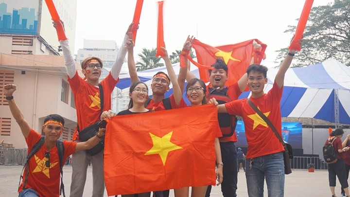 U23 Việt Nam đá bán kết châu Á: Rộn ràng sắc đỏ trước giờ G ảnh 6