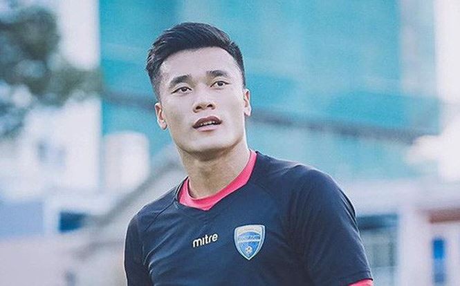 Lâm Khánh Chi tặng quà 4000 USD cho thủ môn Tiến Dũng của U23 Việt Nam ảnh 1