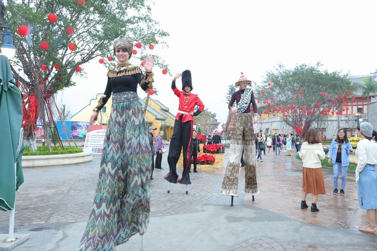 Khai mạc lễ hội hoa kéo dài 1 tháng tại Sun World Halong Complex ảnh 1