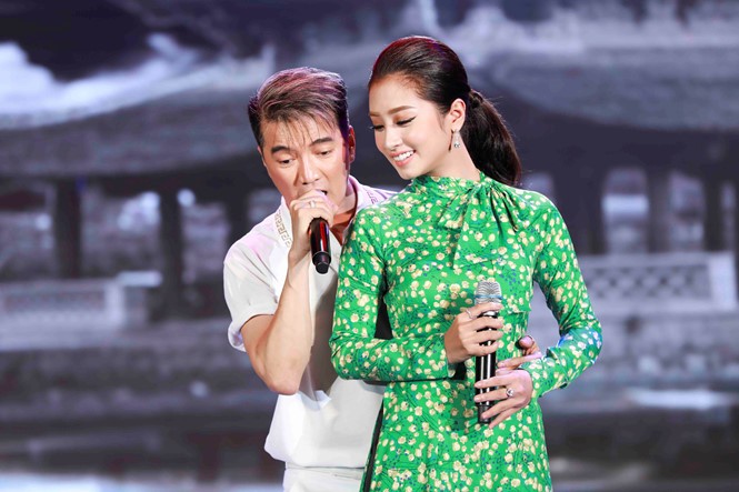 Đàm Vĩnh Hưng tặng quà tết cho người có hoàn cảnh khó khăn ảnh 2