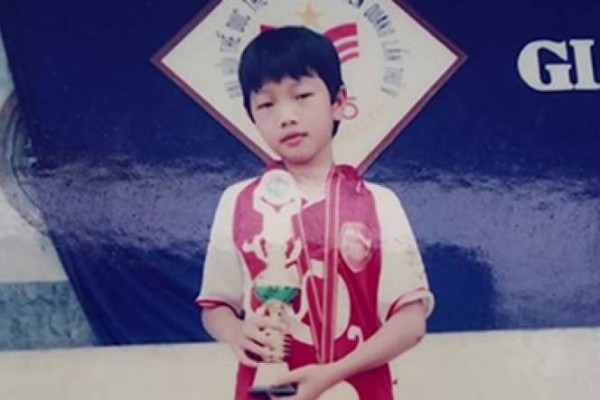 Hình ảnh ngày bé cực đáng yêu của đội trưởng Trường Híp ảnh 4