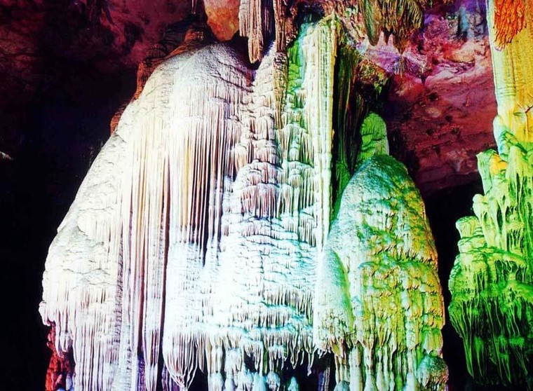 ‘Lạc lối’ trong hang động tự nhiên nổi tiếng nhất Trung Quốc ảnh 2