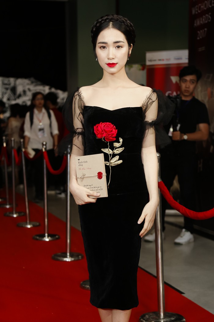 Hòa Minzy - Công Phượng lần đầu tiên dự chung một sự kiện sau chia tay ảnh 1