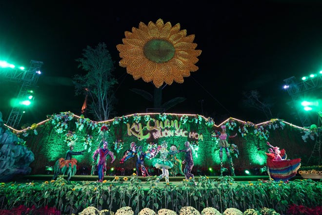 Hạ Long: Du khách mãn nhãn với lễ hội 'Kỳ quan muôn sắc hoa' độc lạ ảnh 3