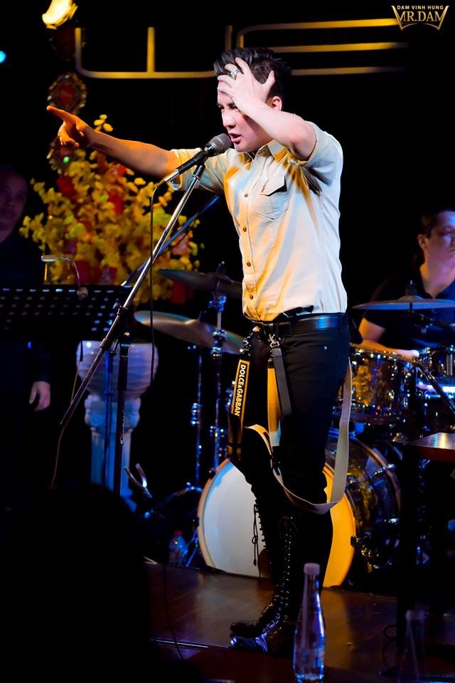 Tuổi U50, Đàm Vĩnh Hưng hé lộ lý do bất ngờ đến giờ vẫn...ế ảnh 1