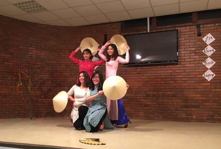 Tết Việt giữa lòng nước Pháp ảnh 3