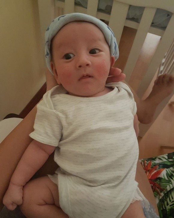 Người mẫu Trang Khiếu bất ngờ khoe ảnh con trai đầu lòng ảnh 1