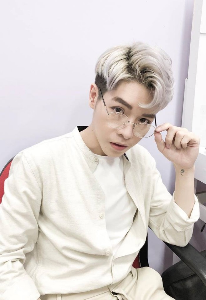 6 tháng hậu dao kéo, Đức Phúc tự tin khoe ảnh thẻ cực điển trai ảnh 2