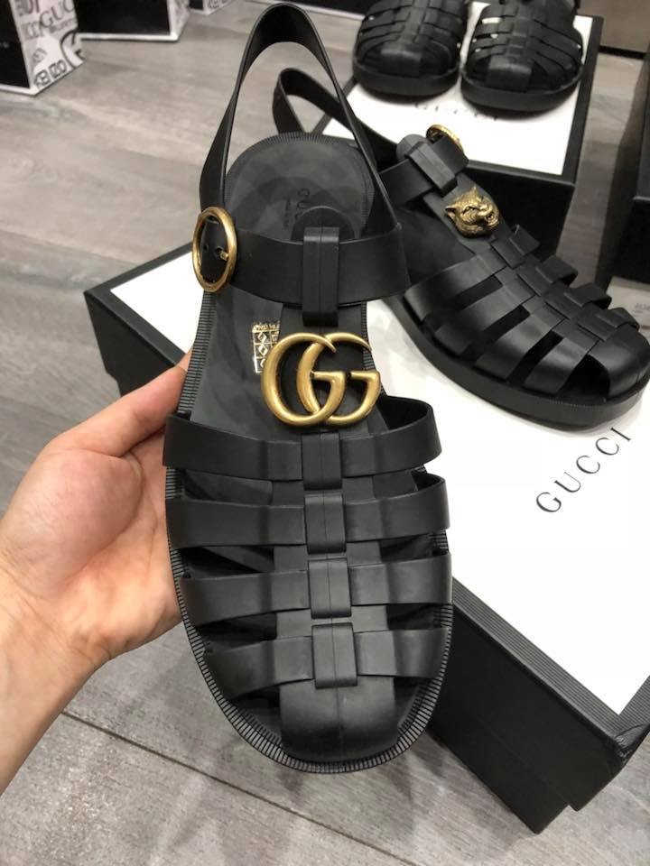 Mẫu sandal mới của Gucci giống hệt đôi dép rọ của Việt Nam ảnh 1