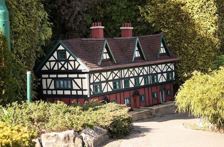 Bên trong ngôi làng cổ đặc biệt nhất ở Anh có gì? ảnh 7