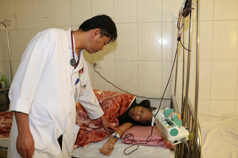 Đi 200km xuyên đêm ra Hà Tĩnh hiến máu cực hiếm cứu người ảnh 1