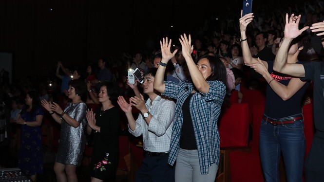 Hàng nghìn khán giả ‘quẩy’ cùng Modern Talking ảnh 3