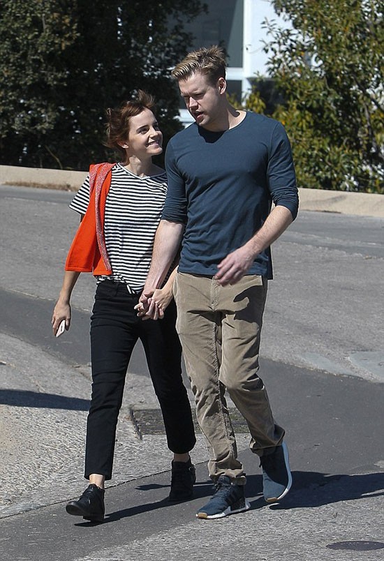 Chia tay doanh nhân công nghệ, Emma Watson công khai hẹn hò nam diễn viên 'Glee' ảnh 2