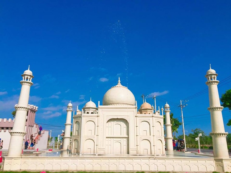 Giới trẻ đổ xô check-in công viên 'kỳ quan thế giới' ở Long An ảnh 3