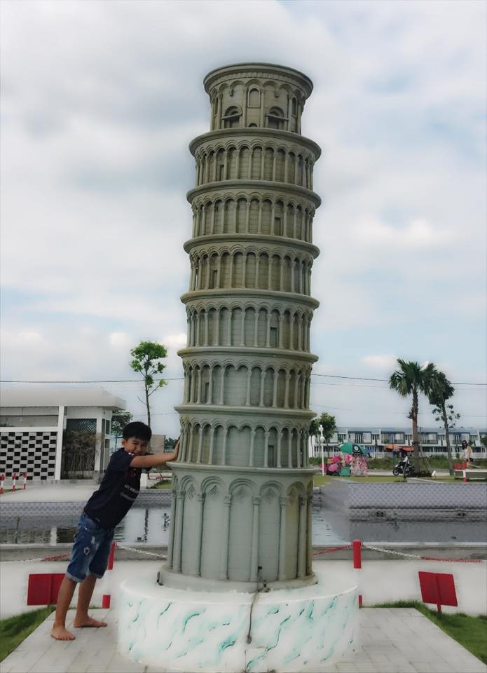 Giới trẻ đổ xô check-in công viên 'kỳ quan thế giới' ở Long An ảnh 7