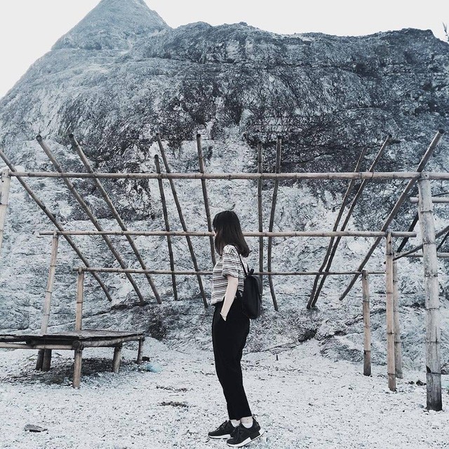 Ngọn đồi 'tuyết trắng' ở Việt Nam: Nơi dừng chân 'sống ảo' mới của giới trẻ ảnh 1